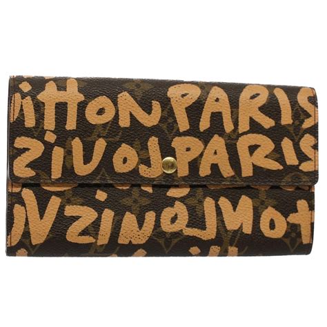 Pre Loved LOUIS VUITTON Monogram Graffiti Portefeiulle Sarah 